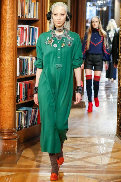 Look 65